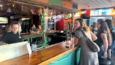 Slammer Tavern - Dive Bar