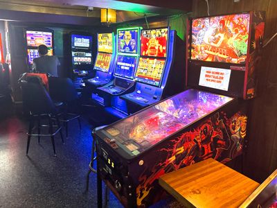 Sandy Hut Bar & Lounge