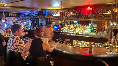 Sandy Hut Bar & Lounge