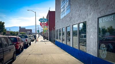 Wally's House of Booze - Dive Bar