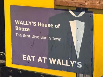 Wally's House of Booze - Dive Bar