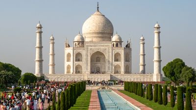 Incredible. How beautiful. The Taj Mahal.