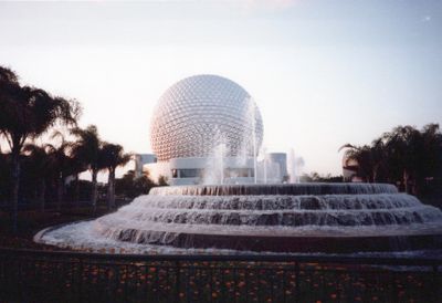 Disney Epcot circa 1981.jpeg
