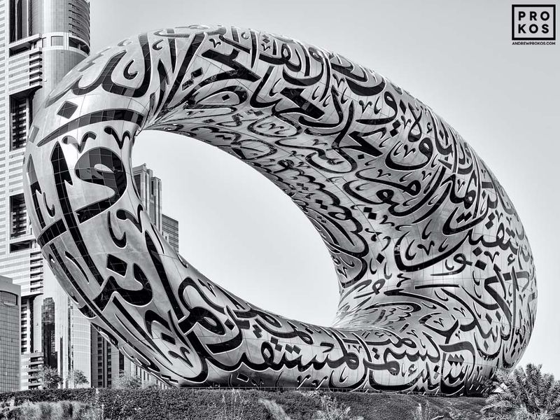 https://andrewprokos.com/photo/museum-of-the-future-dubai-black-white-5976/