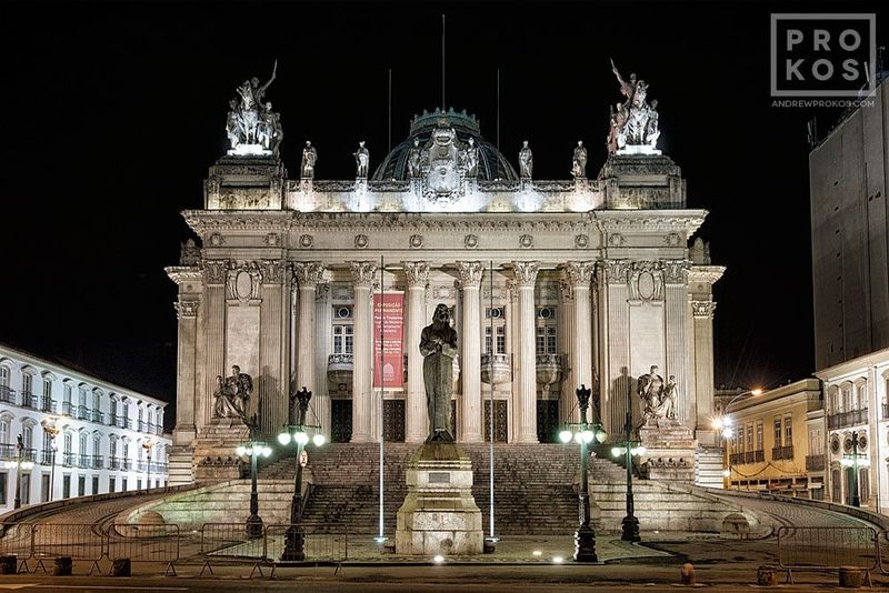 https://andrewprokos.com/photo/palacio-tiradentes-at-night-rio-1845/