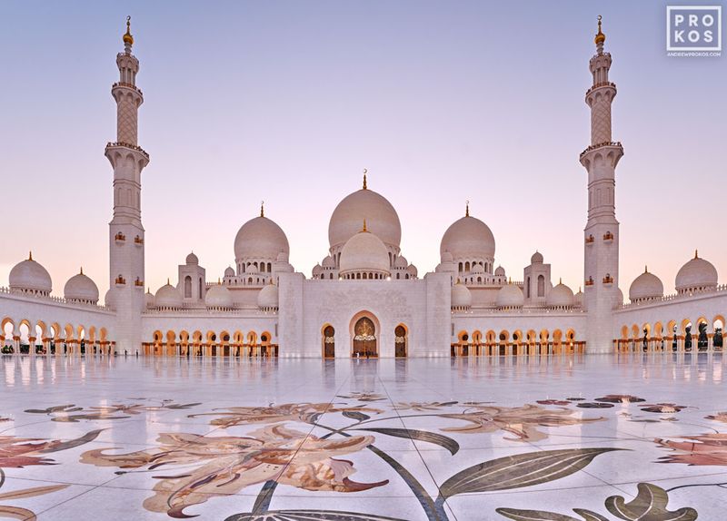 https://andrewprokos.com/photo/sheikh-zayed-mosque-at-dusk-abu-dhabi-5576/


see photo at Artspace