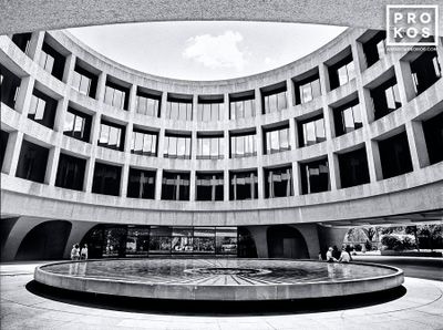 Hirshhorn Museum Plaza (B&W)