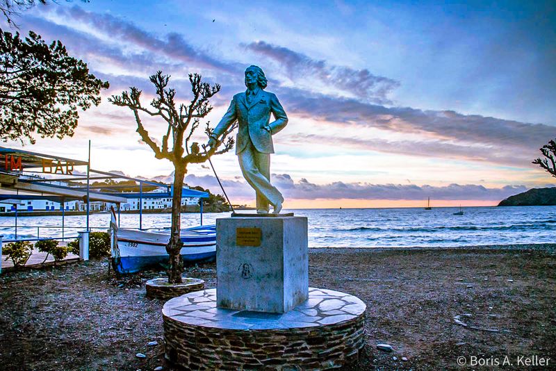 Statue of Salvadore Dali