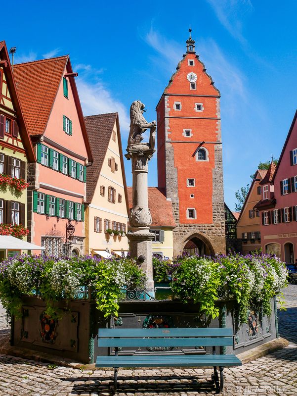 Lwenbrunnen & Wrnitztor
