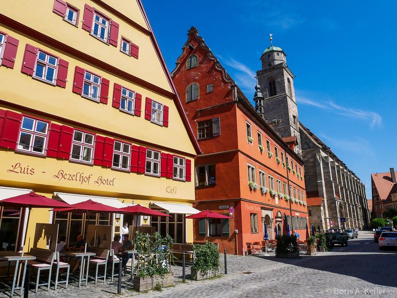 Segringer Strasse mit St. Georg Kirche