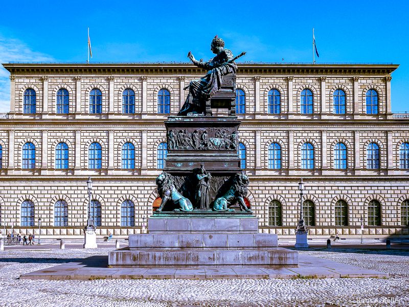 Max-Joseph-Platz