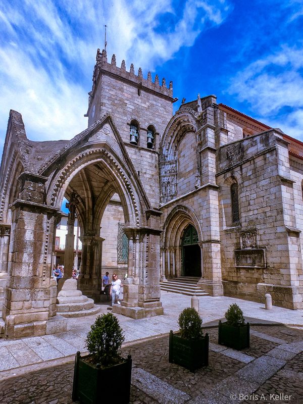 Igreja de Nossa  Senhora da Oliveira