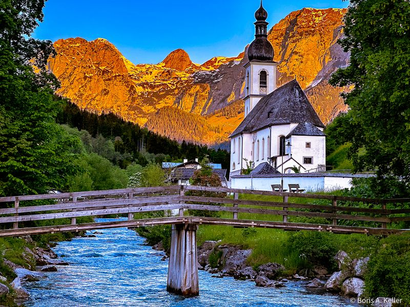 Pfarrkirche St. Sebastian (at sunrise)