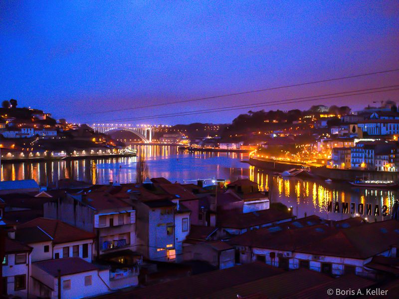 Arrbida-Bridge over the river Douro