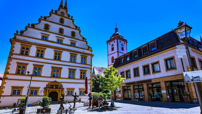 Schloplatz