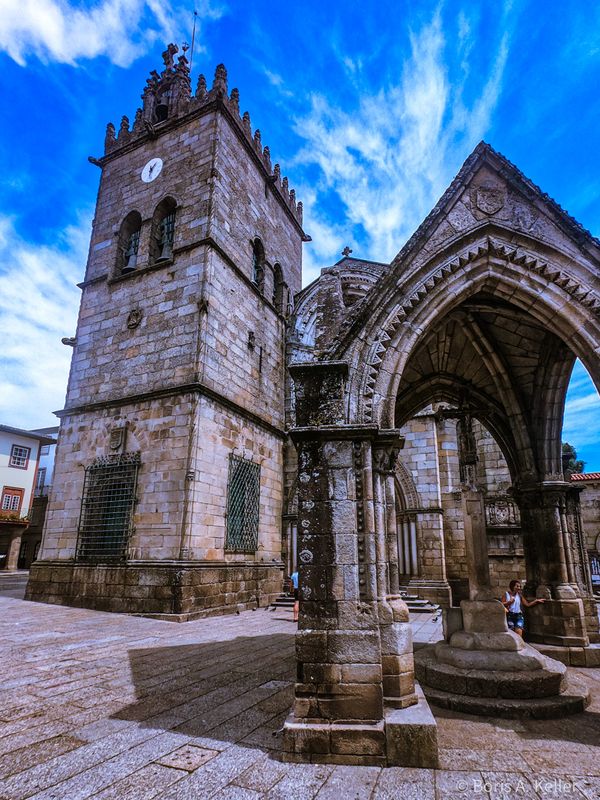 Igreja de Nossa  Senhora da Oliveira