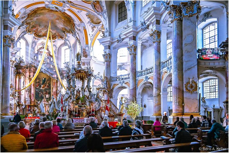 Mass at Easter Sunday 