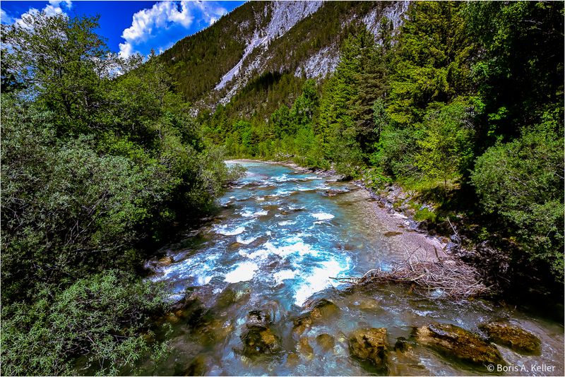 The wild Isar River
