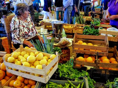 Farmers market 