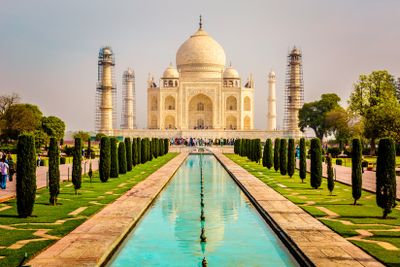 Beautiful vertical shot of Taj Mahal building in Agra India under a clear sky