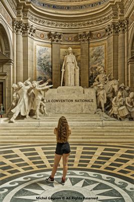 Young admirer of the monument