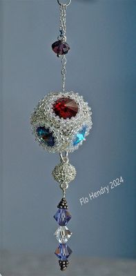 Diane Dennis Rivoli Cube Ornament_0015.JPG