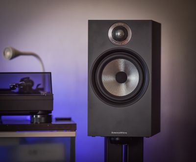 Bowers & Wilkins 606 S2