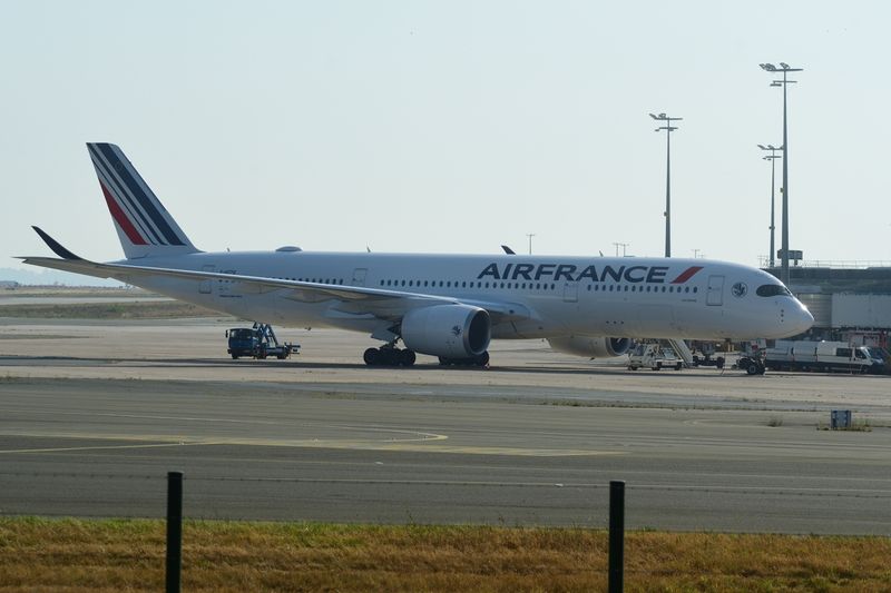 AIRFRANCE Airbus A350-900 F-HTYO  City of Cayenne