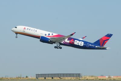 Delta Airbus A350-900 N522DZ 'LA28 Olympics livery'