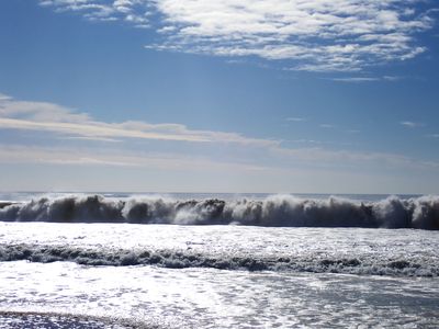 Crashing waves