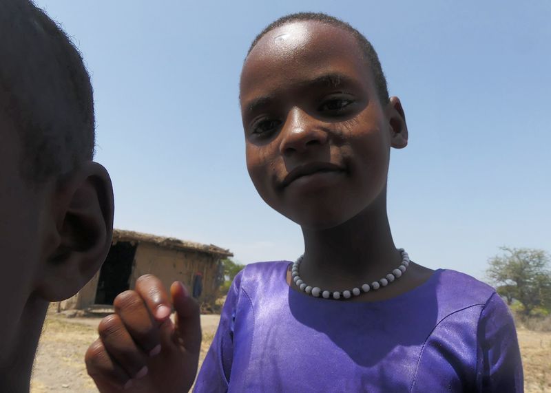 Hadza_P1030814.jpg