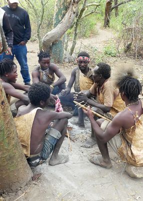 Hadza_P1030732.jpg