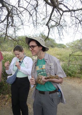 Hadza_P1030739.jpg