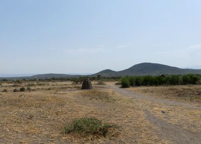 Hadza_P1030833.jpg