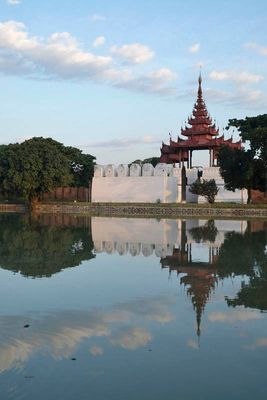 Mandalay, Moat and Fortress Walls