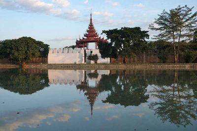 Mandalay, Moat and Fortress Walls