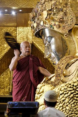 Mandalay, Mahamuni Paya