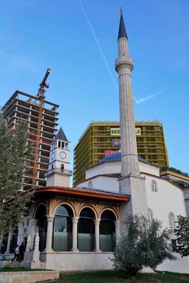 Tirana, Et'hem Bej Mosque