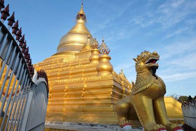 Mandalay, Kuthodaw Pagoda