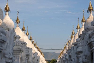Mandalay, Kuthodaw Pagoda