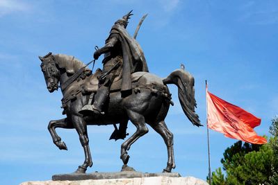 Tirana, Skanderbeg Square