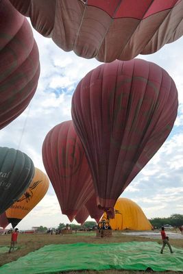 Bagan, Balloon Flight