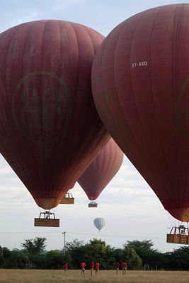 Bagan, Balloon Flight