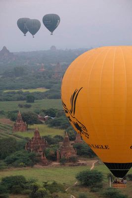 Bagan, Balloon Flight