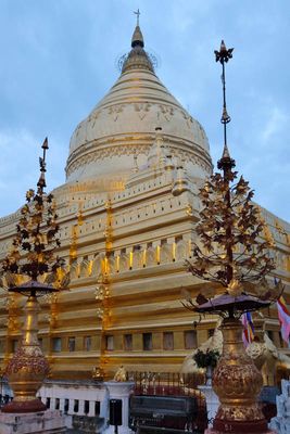 Bagan, Shwezigon Pagoda