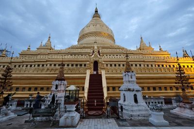 Bagan, Shwezigon Pagoda