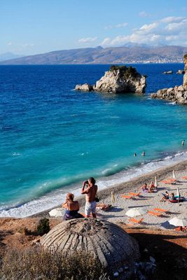 Pasqyrave Beach