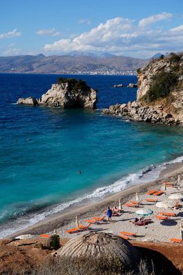 Pasqyrave Beach