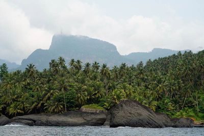 Príncipe Island, boat trip around the Island