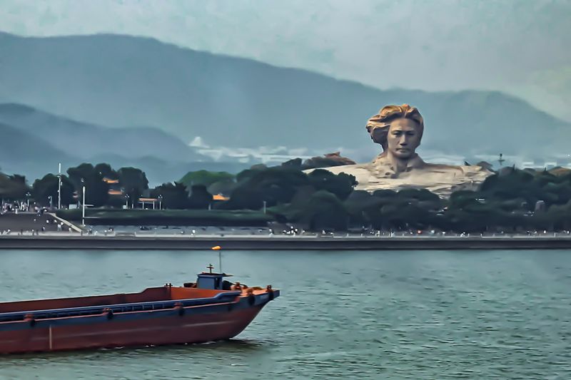 Statue of Young Mao Zedong